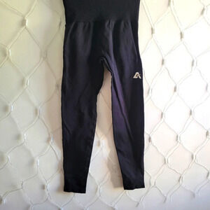 Lilas Workout Leggings / Black / Medium